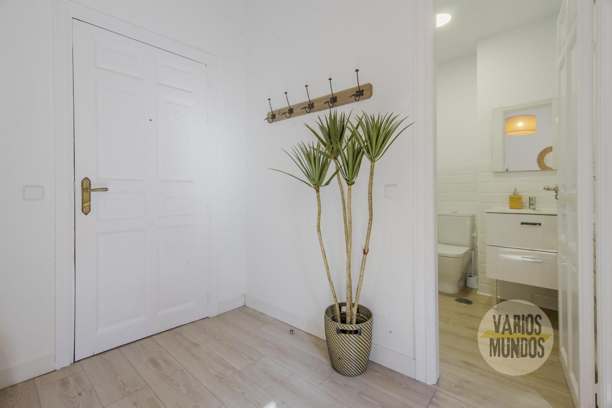 Elegant Apt Para 4Pax En Las Letras-Cortes Madrid Exterior photo